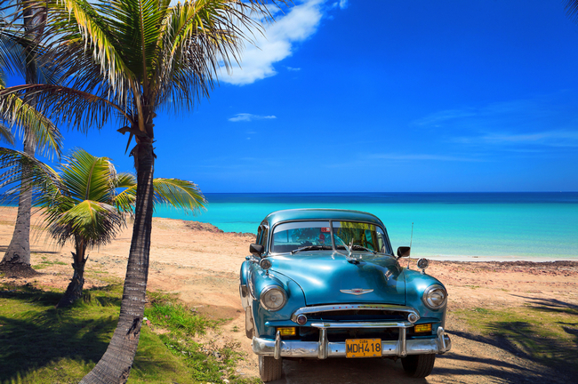 stary samochodu na Kubie